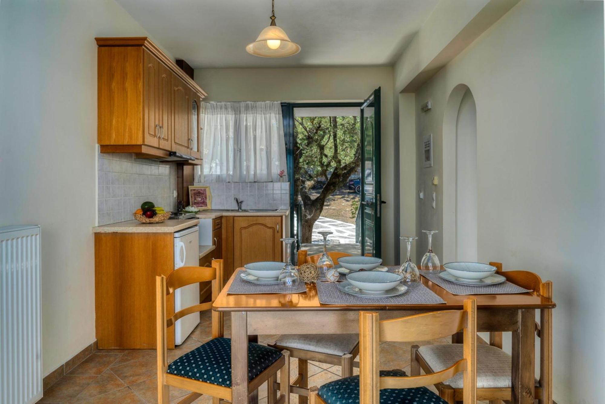 Anatoli Apartments - Tranquil Location & Stunning Views, By Zantewize Marathias  Номер фото