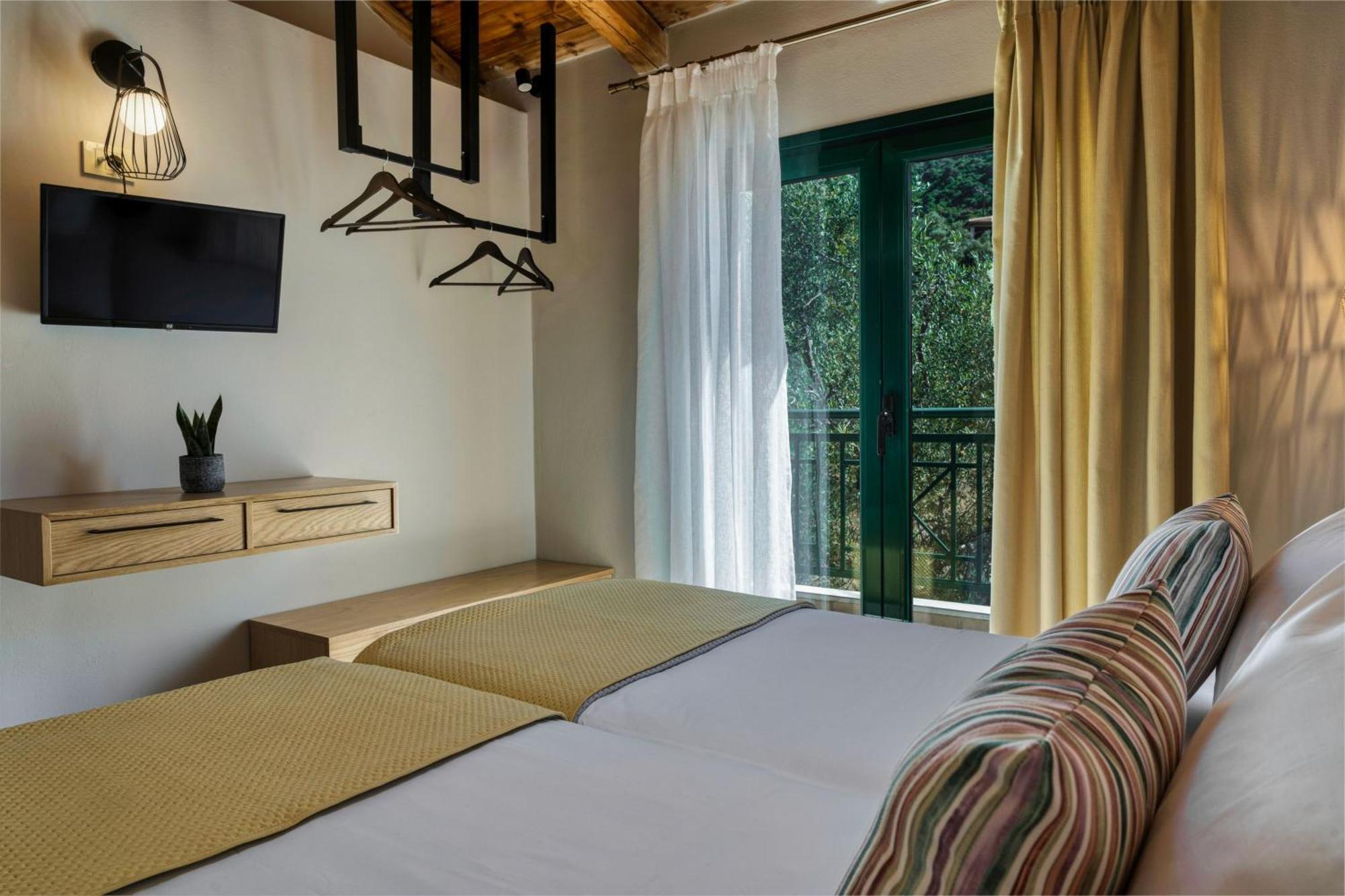 Anatoli Apartments - Tranquil Location & Stunning Views, By Zantewize Marathias  Номер фото